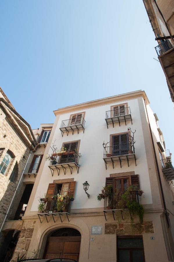 Casa Miqva - Rooms In Shared Apartment Palermo Exterior photo